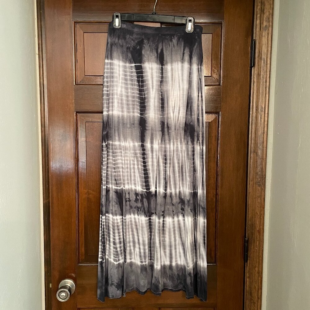 Size Large Tryst tie-dye maxi skirt